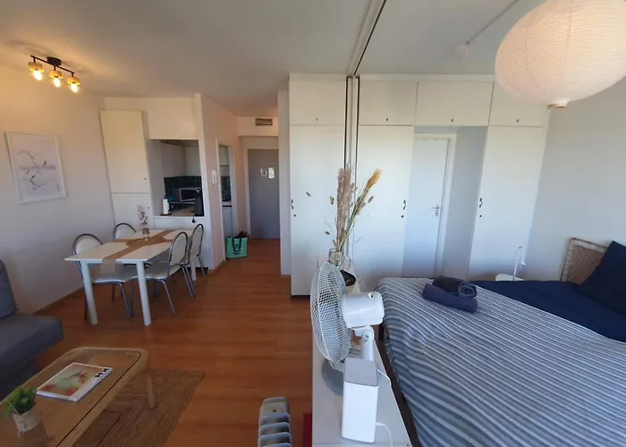 Cosy A 2 Pas De La 크노케-하이스트